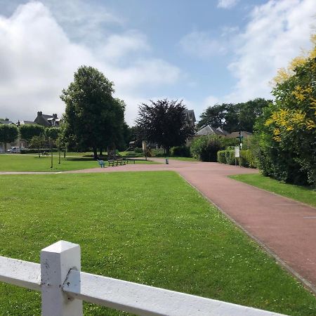 Villa Casa Parcului Villers-sur-Mer Esterno foto